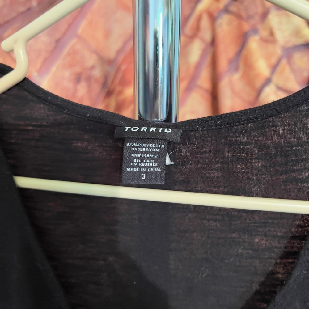 Torrid 3 top - Picture 3 of 4